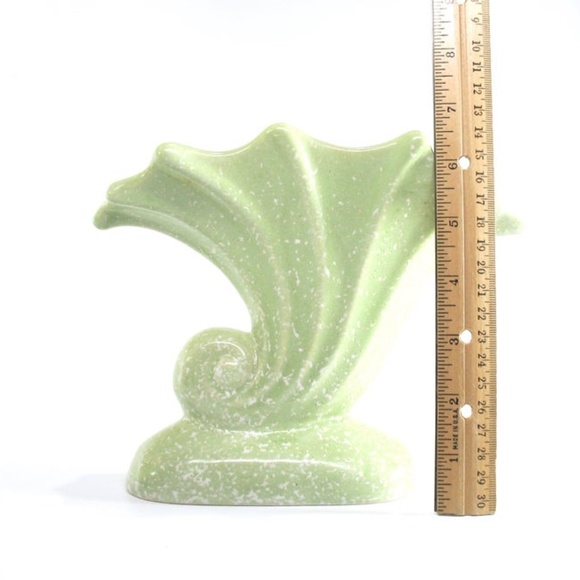 Cornucopia Vase, Mid-Century, Light Green Spatter - Picture 8 of 8